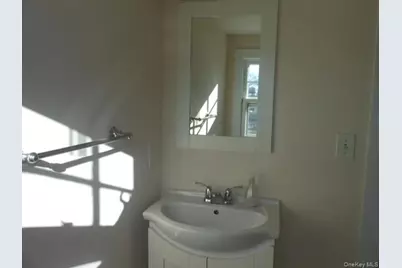 390 East Drive, Copiague, NY 11726 - Photo 7