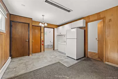 537 Lakeway Drive, North Babylon, NY 11704 - Photo 11