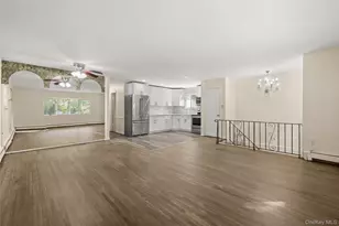 537 Lakeway Dr, North Babylon, NY 11704 - Photo 3