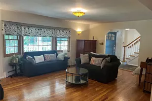 22 Emerson Ave, North Babylon, NY 11703 - Photo 3