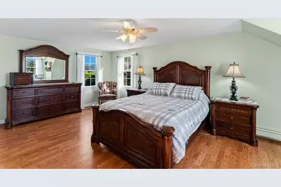 837 Smithtown Avenue, Bohemia, NY 11716 - Photo 21
