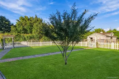 837 Smithtown Avenue, Bohemia, NY 11716 - Photo 33