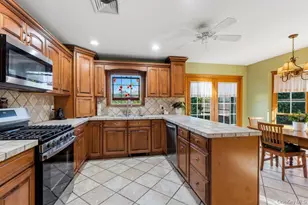 837 Smithtown Ave, Bohemia, NY 11716 - Photo 5