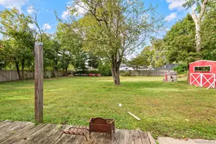 81 Bushwick Ave, Central Islip, NY 11722 - Photo 33