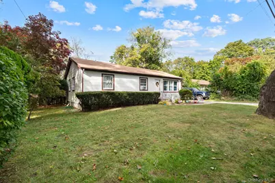 81 Bushwick Avenue, Central Islip, NY 11722 - Photo 17