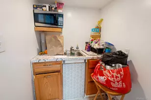81 Bushwick Ave, Central Islip, NY 11722 - Photo 25