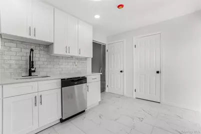 9119 110th Street, Richmond Hill, NY 11418 - Photo 31