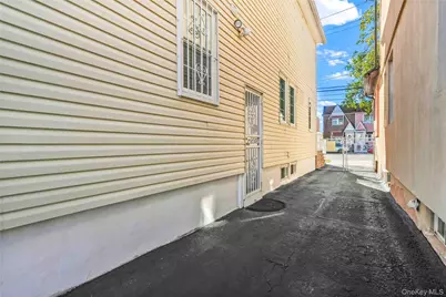 12609 116th Avenue, Ozone Park, NY 11420 - Photo 33