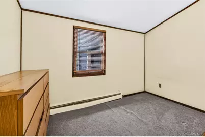 100 Ridgewood Avenue, Holtsville, NY 11742 - Photo 15