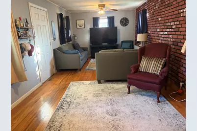 187 N Fulton Avenue, Lindenhurst, NY 11757 - Photo 11