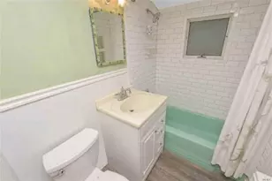 187 N Fulton Ave, Lindenhurst, NY 11757 - Photo 35