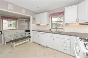 187 N Fulton Ave, Lindenhurst, NY 11757 - Photo 29