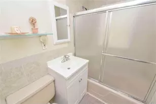 187 N Fulton Ave, Lindenhurst, NY 11757 - Photo 31