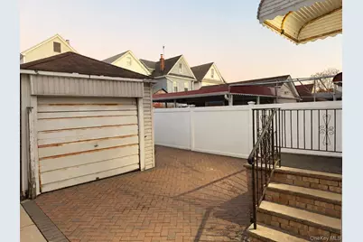 10725 115th Street, Richmond Hill, NY 11419 - Photo 5