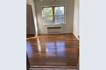 20-28 Utopia Parkway, Whitestone, NY 11357 - Photo 7