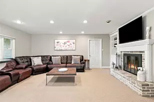 19 Wildwood Dr, Dix Hills, NY 11746 - Photo 17