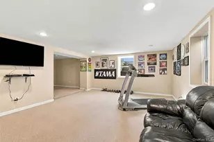 19 Wildwood Dr, Dix Hills, NY 11746 - Photo 35