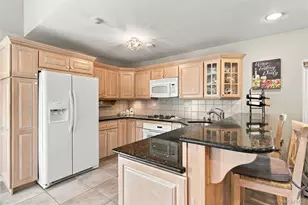 19 Wildwood Dr, Dix Hills, NY 11746 - Photo 15