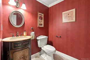 19 Wildwood Dr, Dix Hills, NY 11746 - Photo 9