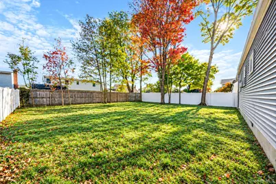 1025 N Greene Avenue, Lindenhurst, NY 11757 - Photo 23