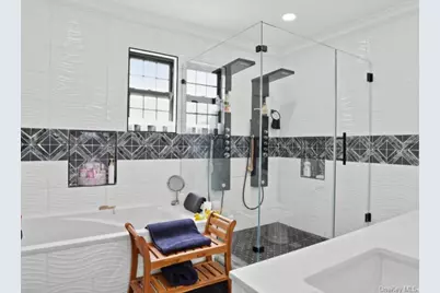 183 Arthur Avenue, Floral Park, NY 11001 - Photo 21