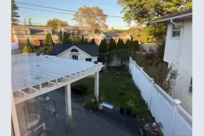 1111 Franklin Avenue, Valley Stream, NY 11580 - Photo 19