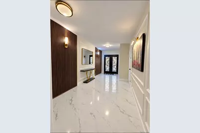 135-30 82nd Avenue, Jamaica, NY 11435 - Photo 3
