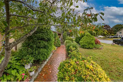 8 Marie Crescent, Patchogue, NY 11772 - Photo 7