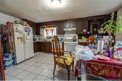 8 Marie Crescent, Patchogue, NY 11772 - Photo 9