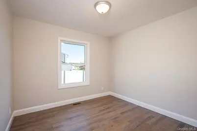 10 Autumn Lane, Amityville, NY 11701 - Photo 15