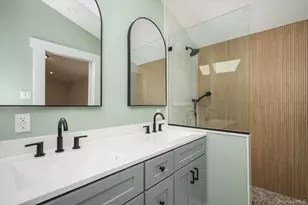 10 Autumn Ln, Amityville, NY 11701 - Photo 19