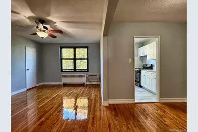 70-43 E Park Drive #B, Kew Gardens, NY 11367 - Photo 5
