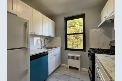 70-43 E Park Drive #B, Kew Gardens, NY 11367 - Photo 9