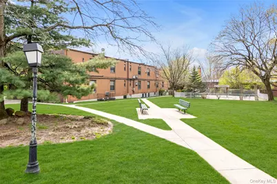 70-43 E Park Drive #B, Kew Gardens, NY 11367 - Photo 17