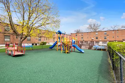 70-43 E Park Drive #B, Kew Gardens, NY 11367 - Photo 15
