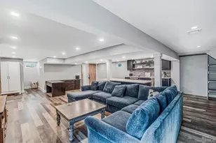 4 Starlight Dr, Commack, NY 11725 - Photo 25
