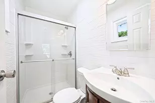 4 Starlight Dr, Commack, NY 11725 - Photo 15