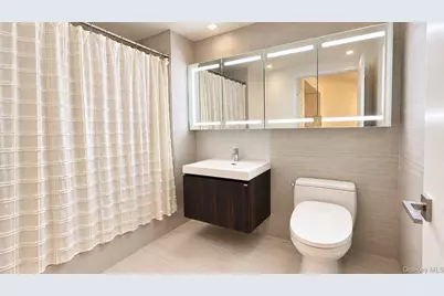 131-01 40th Road #18C, Flushing, NY 11354 - Photo 3