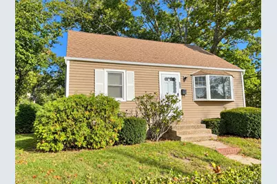 380 Gates Avenue W, Lindenhurst, NY 11757 - Photo 1