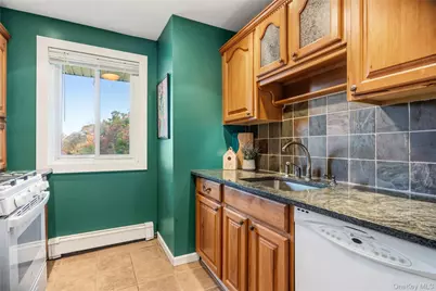 200 Merrick Road #X, Amityville, NY 11701 - Photo 21