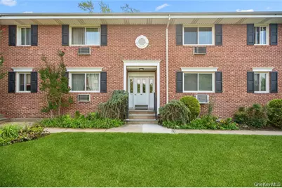 200 Merrick Road #X, Amityville, NY 11701 - Photo 3