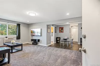 200 Merrick Road #X, Amityville, NY 11701 - Photo 7
