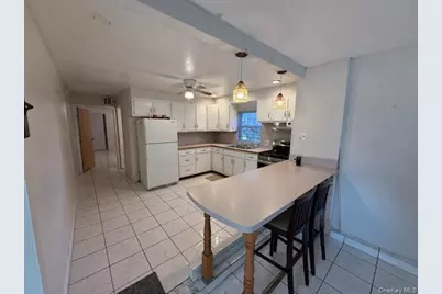 41 E Gate, Copiague, NY 11726 - Photo 3