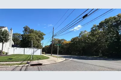 5475 Expressway Drive N, Holtsville, NY 11742 - Photo 3