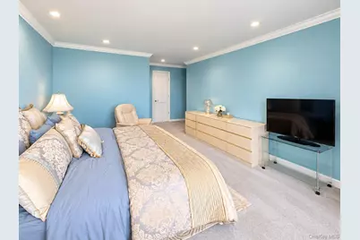 27010 Grand Central Parkway #33G, Floral Park, NY 11005 - Photo 15