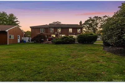 8 Winthrop Drive, Dix Hills, NY 11746 - Photo 43