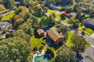 8 Winthrop Dr, Dix Hills, NY 11746 - Photo 47