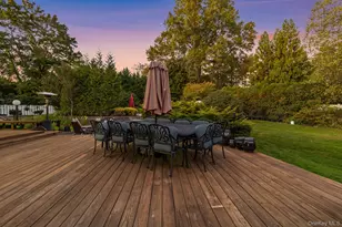 8 Winthrop Dr, Dix Hills, NY 11746 - Photo 39