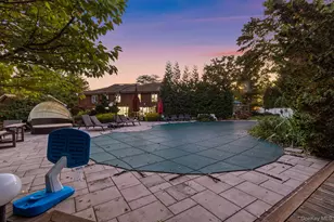 8 Winthrop Dr, Dix Hills, NY 11746 - Photo 41