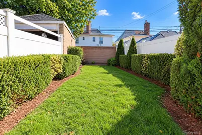 847 E 48th Street, Brooklyn, NY 11203 - Photo 15
